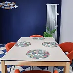 Mas House בית הארחה