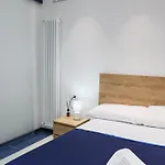 Mas House בית הארחה