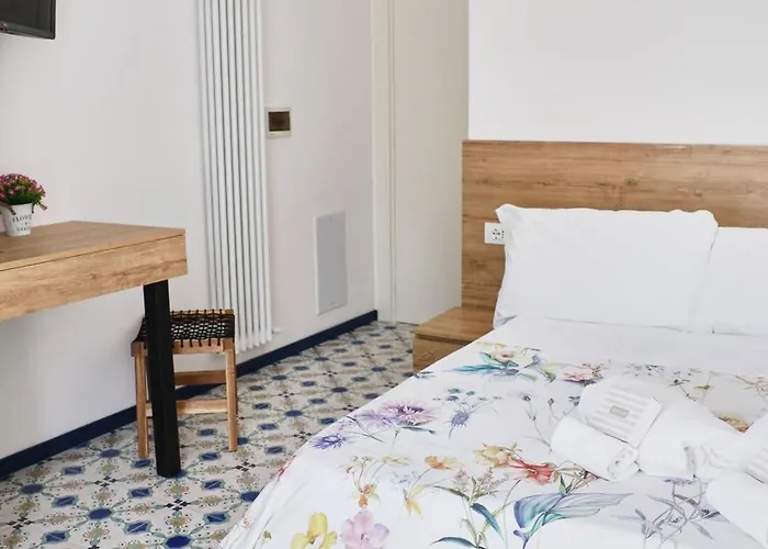 Pensión Mas House *